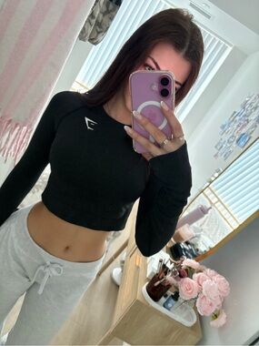 Gymshark Black Long Sleeve Cropped Athletic Top